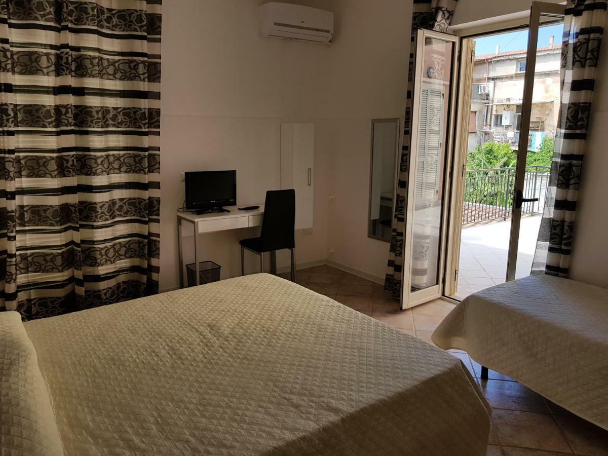 B&B Dimora Del Centro Скалеа Екстериор снимка