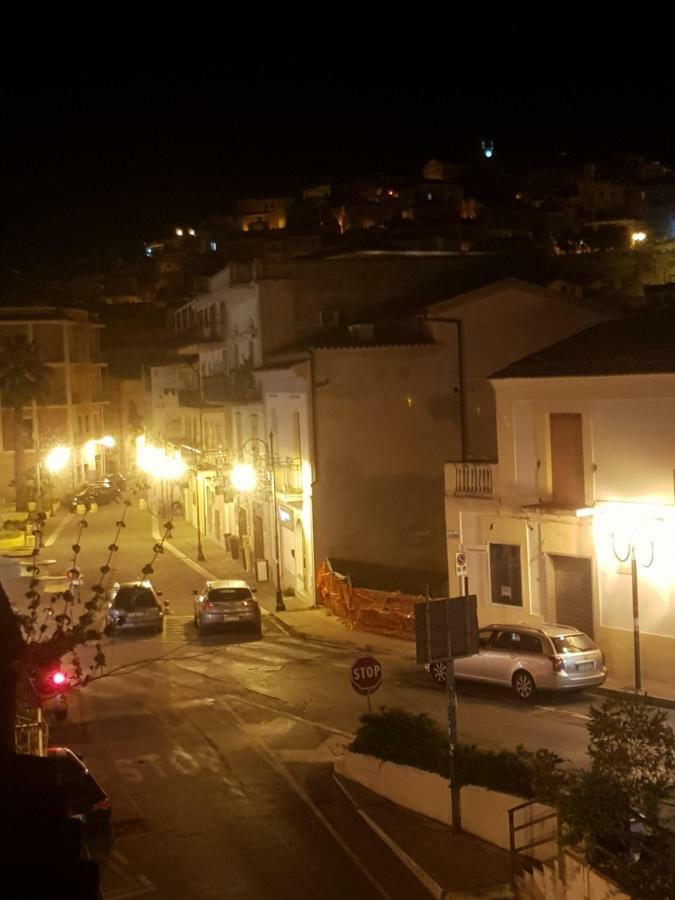 B&B Dimora Del Centro Скалеа Екстериор снимка